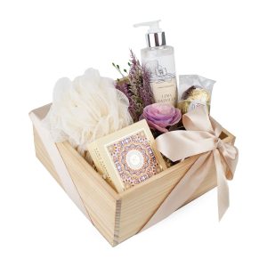 Box Belleza Natural de Dulce Regalo. Caja de madera pino de regalo con crema hidratante, jabón artesanal, chocolates y productos orgánicos de bienestar, ideal para mujeres con entrega a domicilio en Lima.