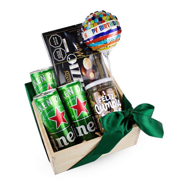 Box Feliz Cumpleaños de Dulce Regalo. Caja de madera pino que incluye frutos secos, cervezas y chocolate. Regalo ideal para celebrar un cumpleaños adulto con entrega a domicilio en Lima.