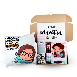 Box La Mejor Maestra de Dulce Regalo. Caja sorpresa con cojín, snacks, bebida, taza y chocolate. Regalo ideal para una profesora con entrega a domicilio en Lima.