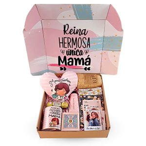 Box Mamá Fashion de Dulce Regalo. Caja sorpresa elegante con mini peluche corazón, taza temática, lufa, mascarillas, chocolates, jabón artesanal, crema de manos y foto. Regalo ideal para el Día de la Madre con entrega a domicilio en Lima.