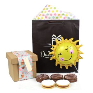 Cajita de alfajores peruanos artesanales de Dulce Regalo. Alfajores rellenos de manjar blanco, perfectos como regalo dulce a domicilio.