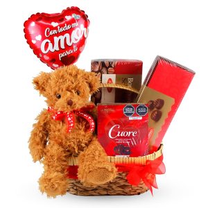 Cesta Pasión de Chocolate de Dulce Regalo. Cesta con peluche y variedad de chocolates gourmet y bombones. Regalo ideal y romántico para amantes del chocolate con entrega a domicilio en Lima.