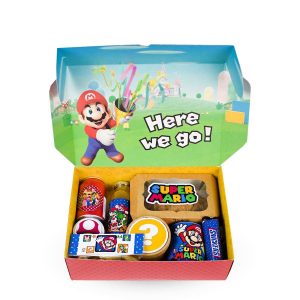 Desayuno sorpresa temático de Mario Bros de Dulce Regalo. Caja con diseño oficial, croissant, pringles, snickers, frutas, ideal para un fan de Nintendo con entrega a domicilio en Lima.