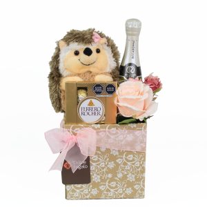 Tierno Detalle para Mujer de Dulce Regalo. Caja con peluche, mini espumante, chocolates Ferrero y flores artificiales. Regalo cariñoso y adorable con entrega a domicilio en Lima.
