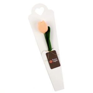 Tulipán salmón tejido a crochet de Dulce Regalo. Flor artificial eterna, hecha a mano. Regalo original y delicado, ideal para expresar entusiasmo y felicidad, con entrega a domicilio en Lima.