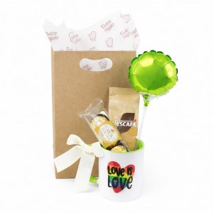 pack taza y chocolates love is love